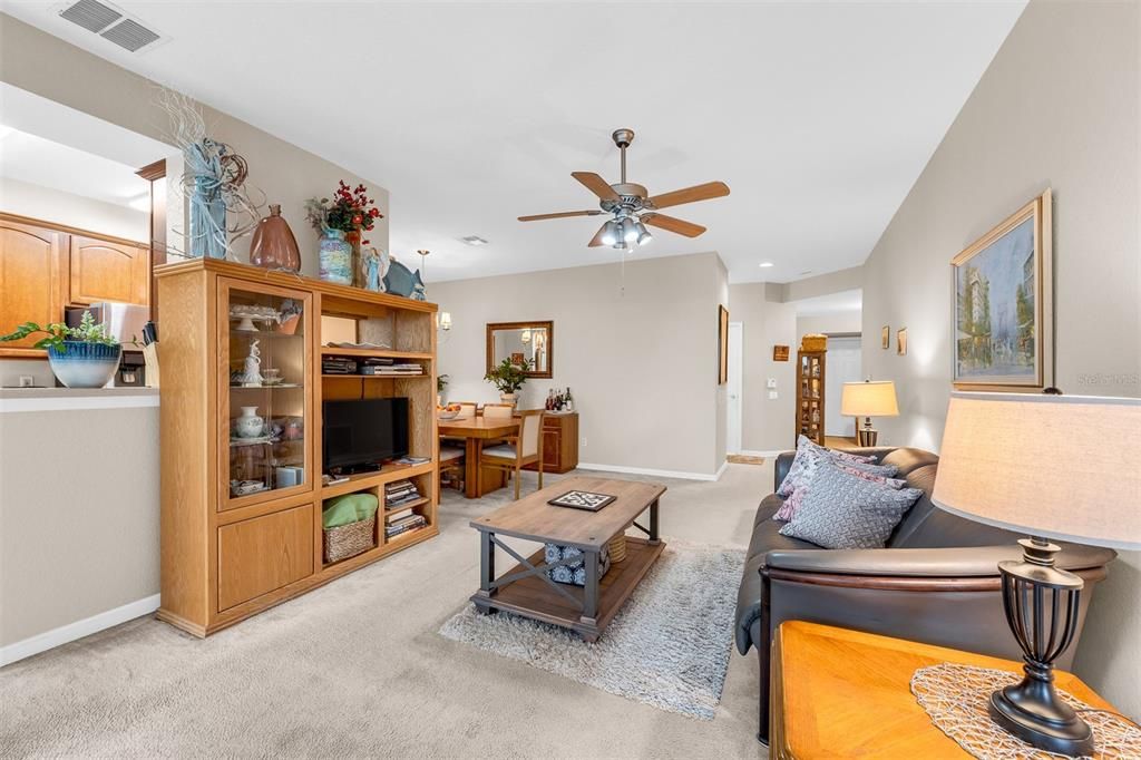 For Sale: $264,900 (3 beds, 2 baths, 1408 Square Feet)