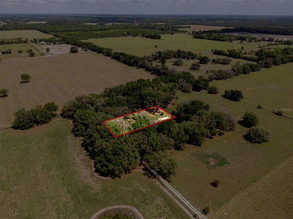 На продажу: $255,000 (10.05 acres)