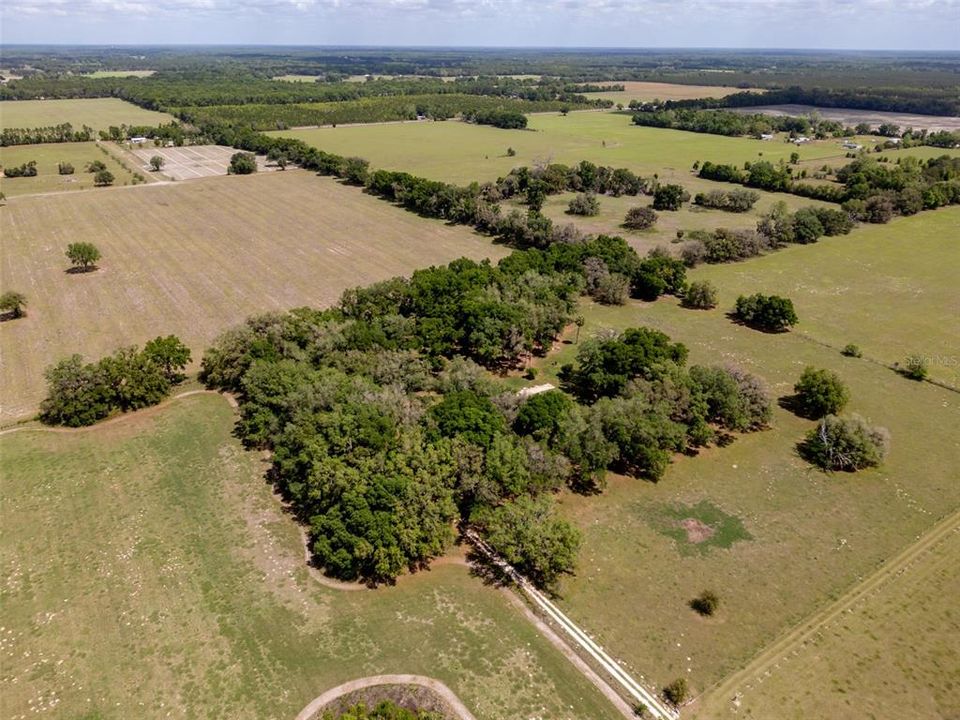 На продажу: $255,000 (10.05 acres)