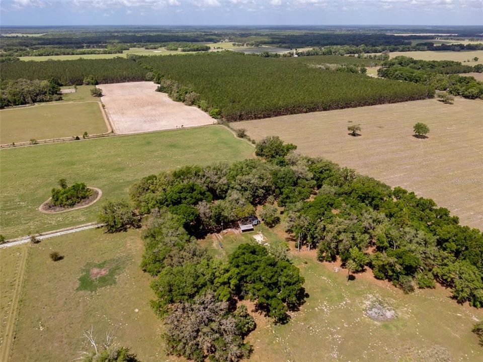 На продажу: $255,000 (10.05 acres)