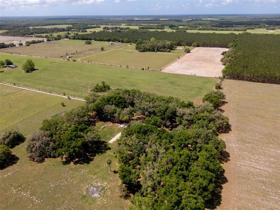 На продажу: $255,000 (10.05 acres)