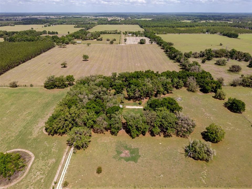 На продажу: $255,000 (10.05 acres)