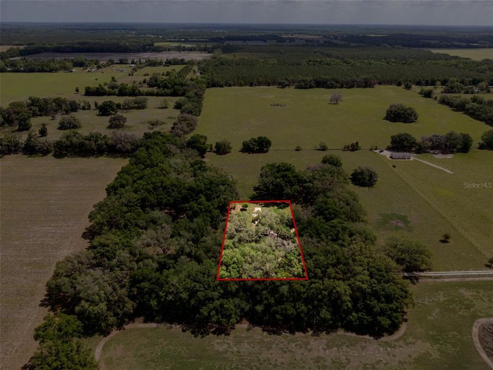 На продажу: $255,000 (10.05 acres)