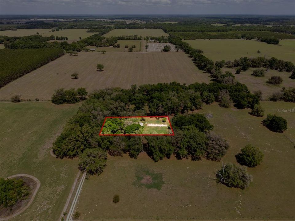 На продажу: $255,000 (10.05 acres)
