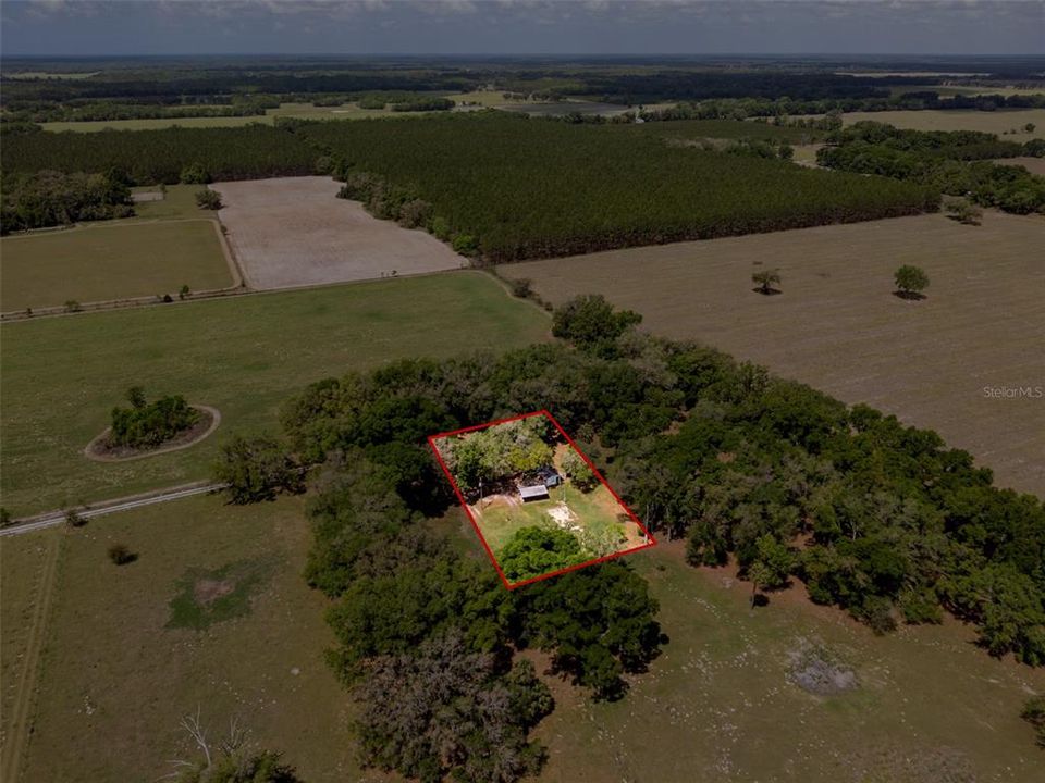 На продажу: $255,000 (10.05 acres)