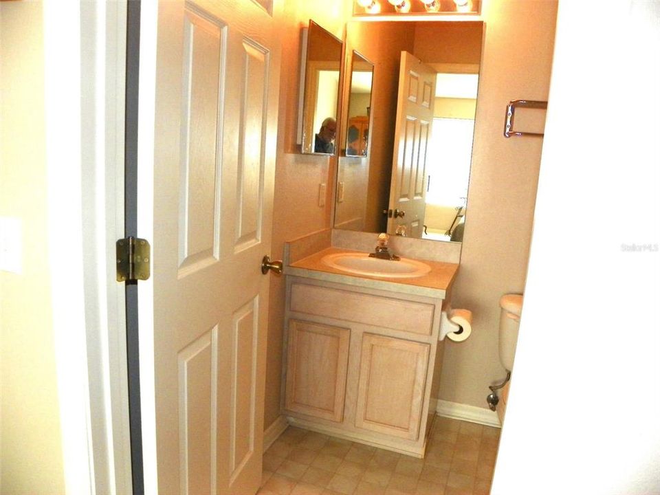 Под контрактом: $215,000 (2 спален, 2 ванн, 1080 Квадратных фут)