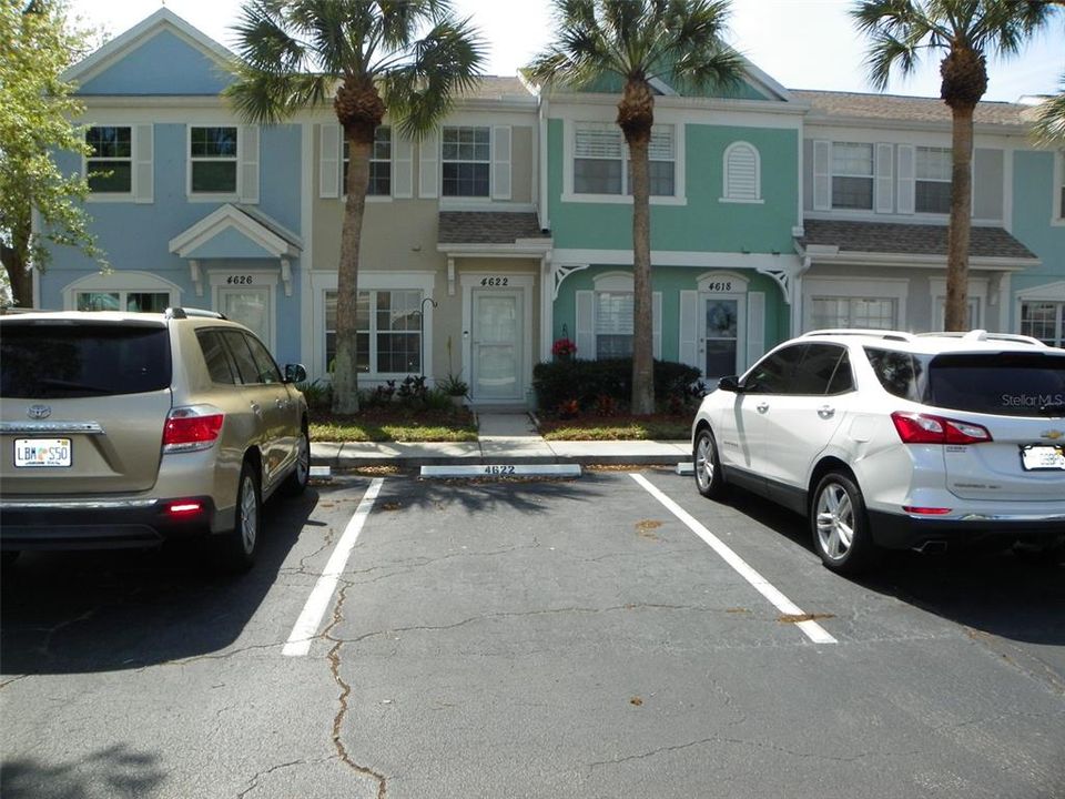 Под контрактом: $215,000 (2 спален, 2 ванн, 1080 Квадратных фут)