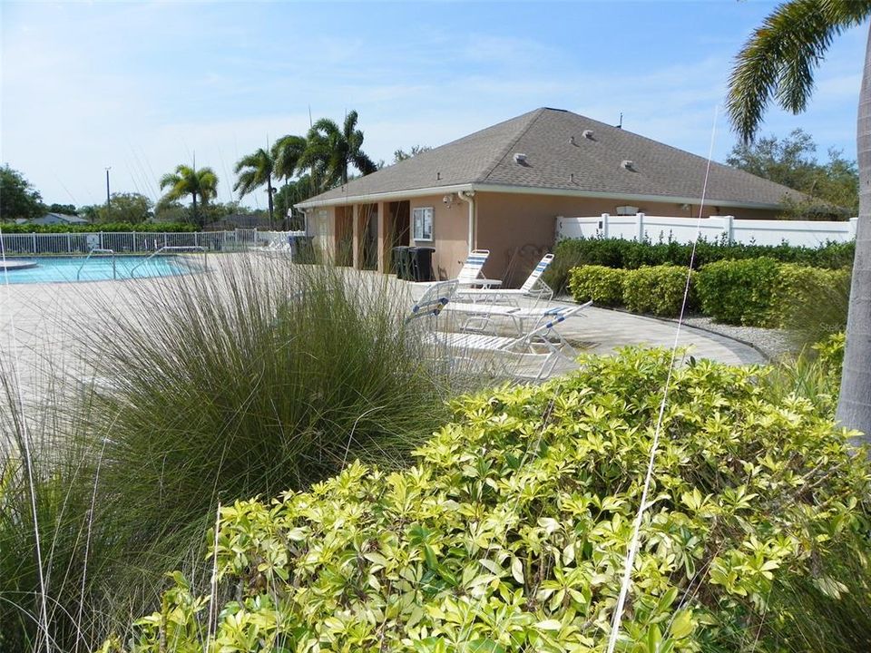 Под контрактом: $215,000 (2 спален, 2 ванн, 1080 Квадратных фут)