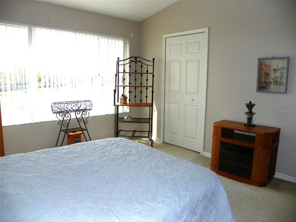 Под контрактом: $215,000 (2 спален, 2 ванн, 1080 Квадратных фут)