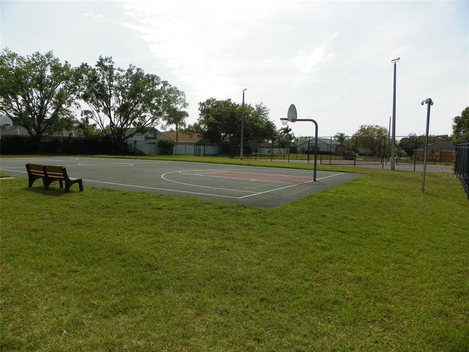 Под контрактом: $215,000 (2 спален, 2 ванн, 1080 Квадратных фут)