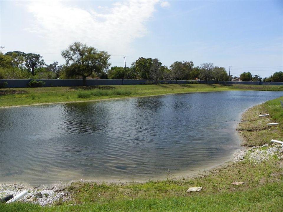 Под контрактом: $215,000 (2 спален, 2 ванн, 1080 Квадратных фут)