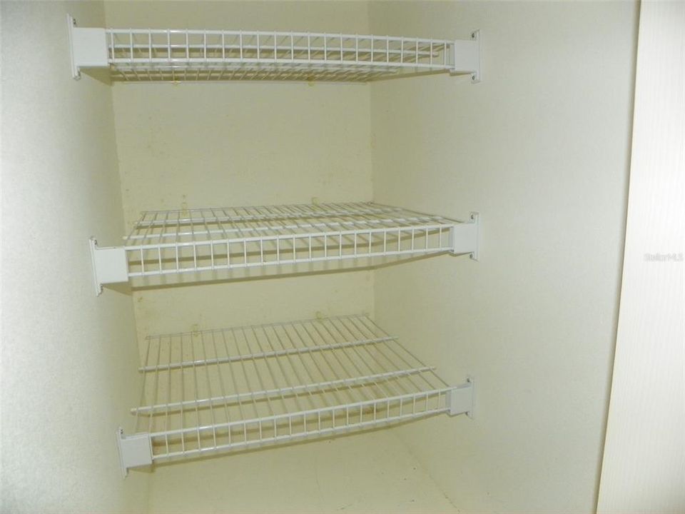 Под контрактом: $215,000 (2 спален, 2 ванн, 1080 Квадратных фут)