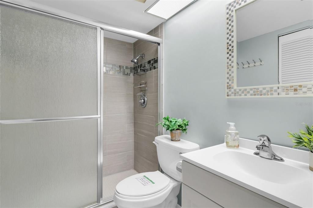 For Sale: $285,000 (2 beds, 2 baths, 1098 Square Feet)