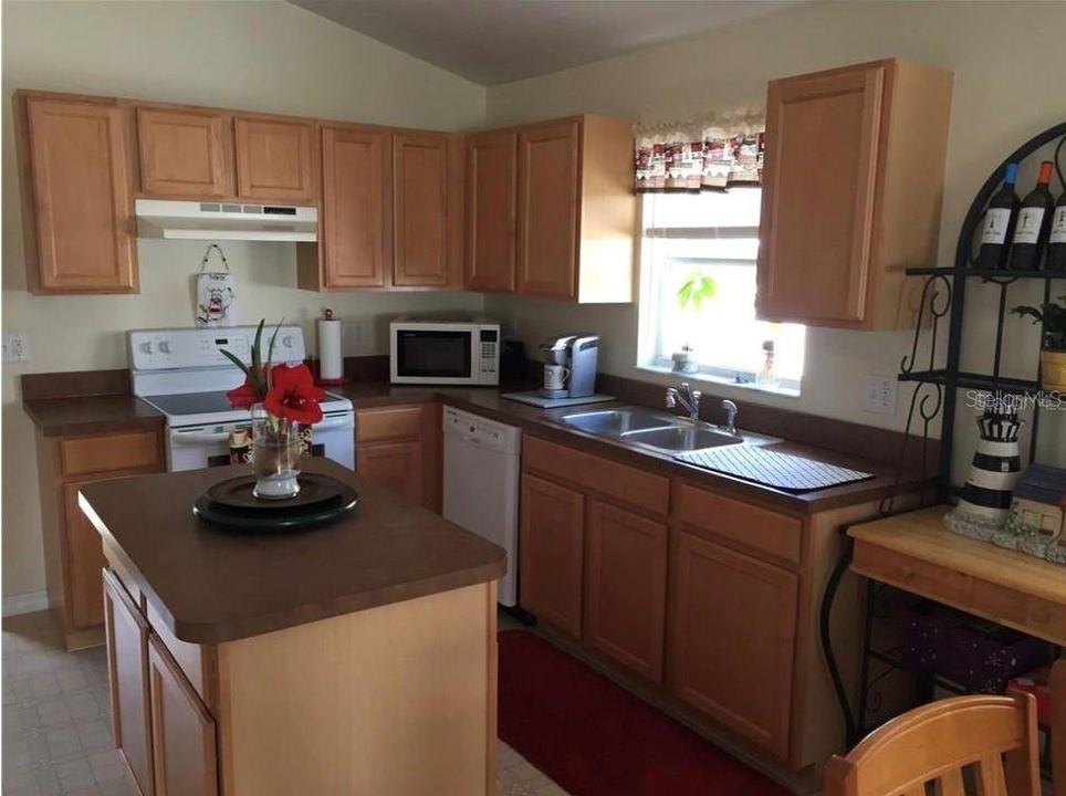 Active With Contract: $2,180 (4 beds, 2 baths, 1925 Square Feet)