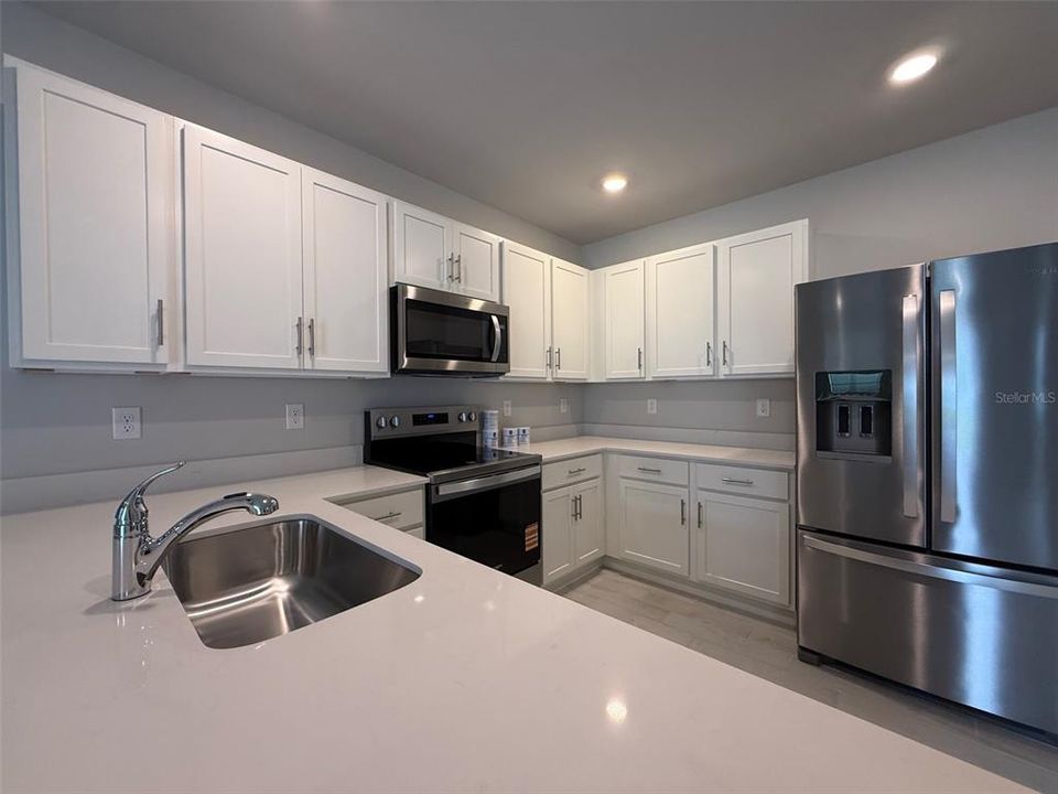 В аренду: $2,200 (2 спален, 2 ванн, 1506 Квадратных фут)