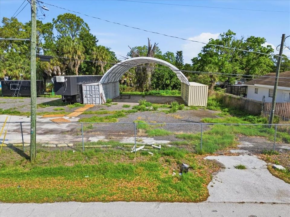 合同活跃: $350,000 (0.44 acres)