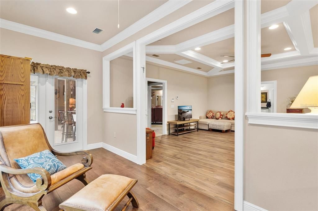 For Sale: $995,000 (3 beds, 2 baths, 3104 Square Feet)