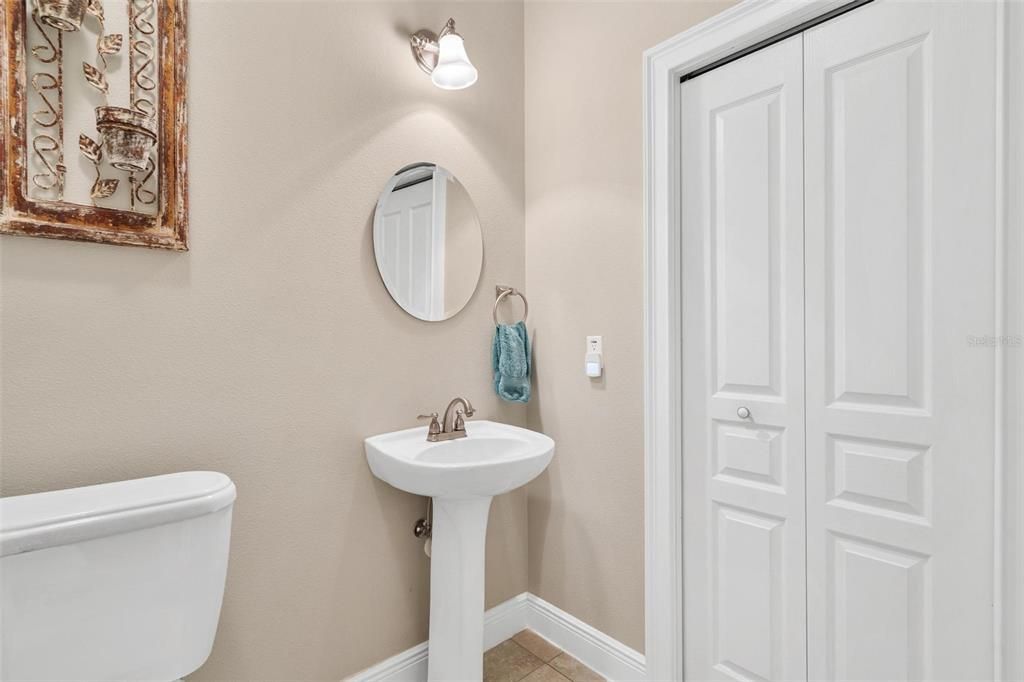 For Sale: $995,000 (3 beds, 2 baths, 3104 Square Feet)