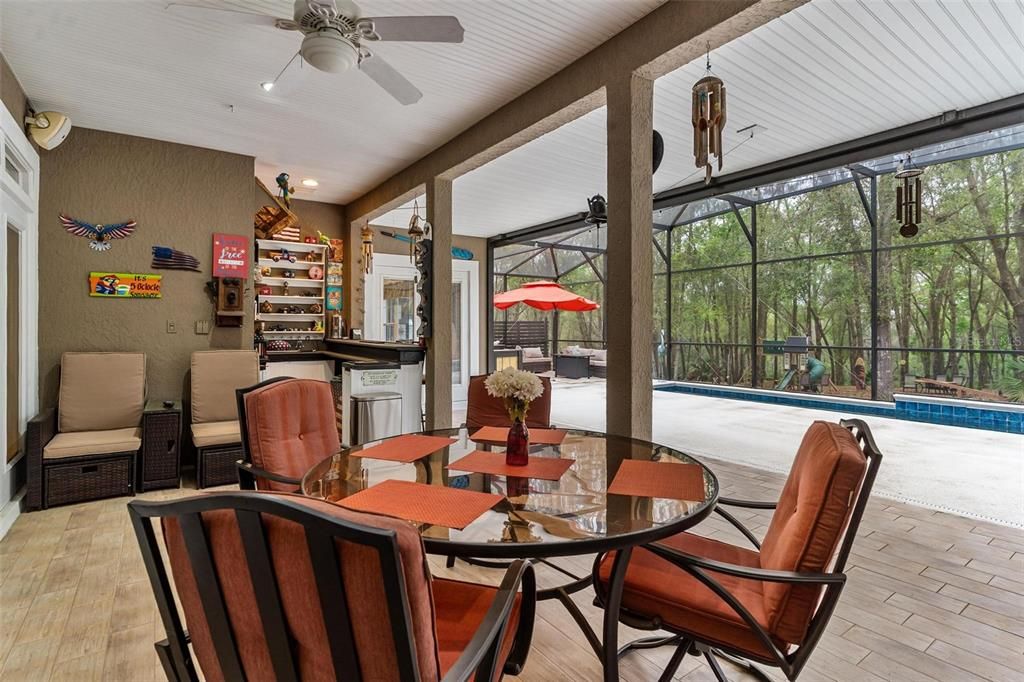 For Sale: $995,000 (3 beds, 2 baths, 3104 Square Feet)