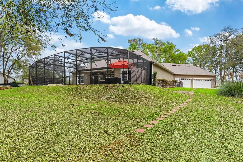 For Sale: $995,000 (3 beds, 2 baths, 3104 Square Feet)