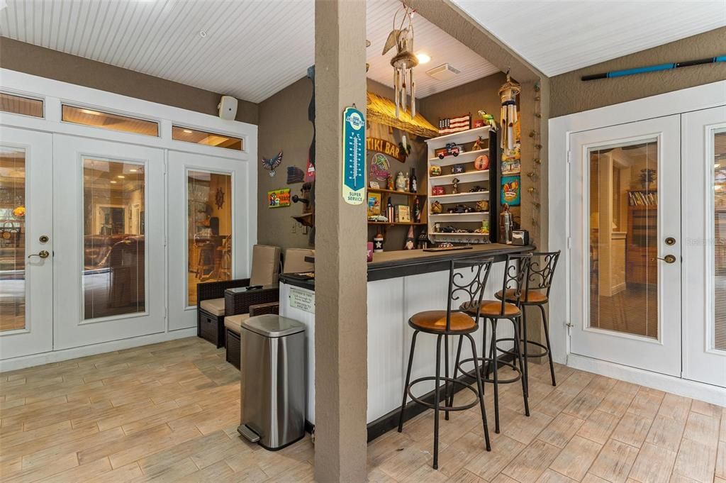 For Sale: $995,000 (3 beds, 2 baths, 3104 Square Feet)