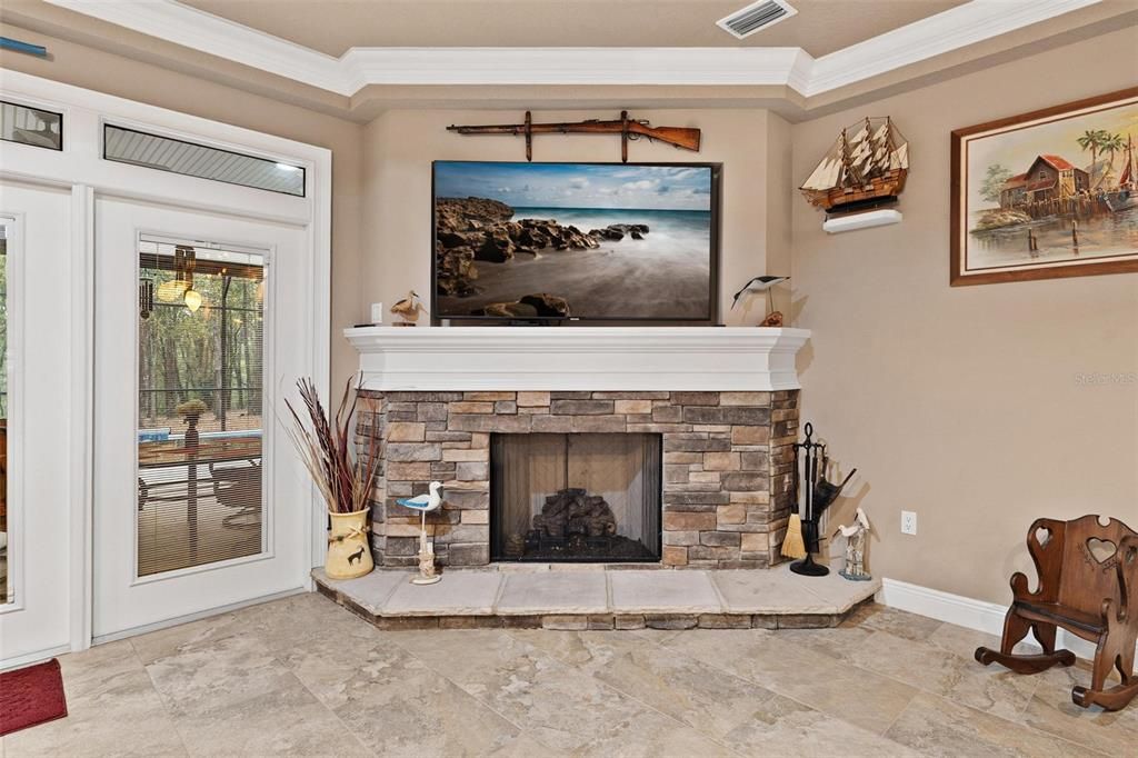 For Sale: $995,000 (3 beds, 2 baths, 3104 Square Feet)