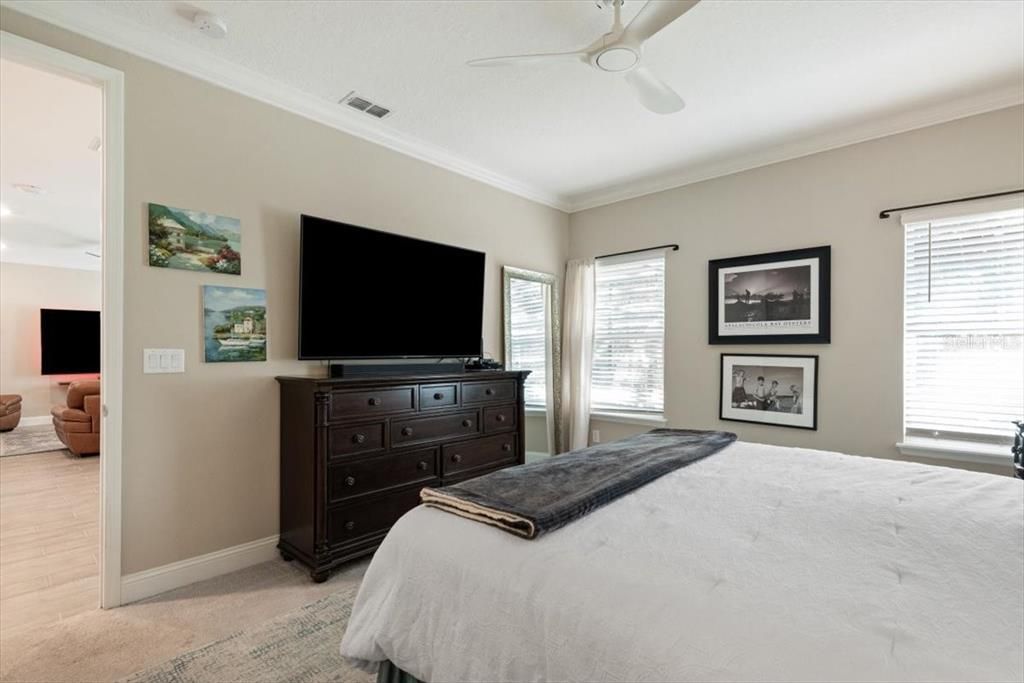For Sale: $374,900 (2 beds, 2 baths, 1543 Square Feet)