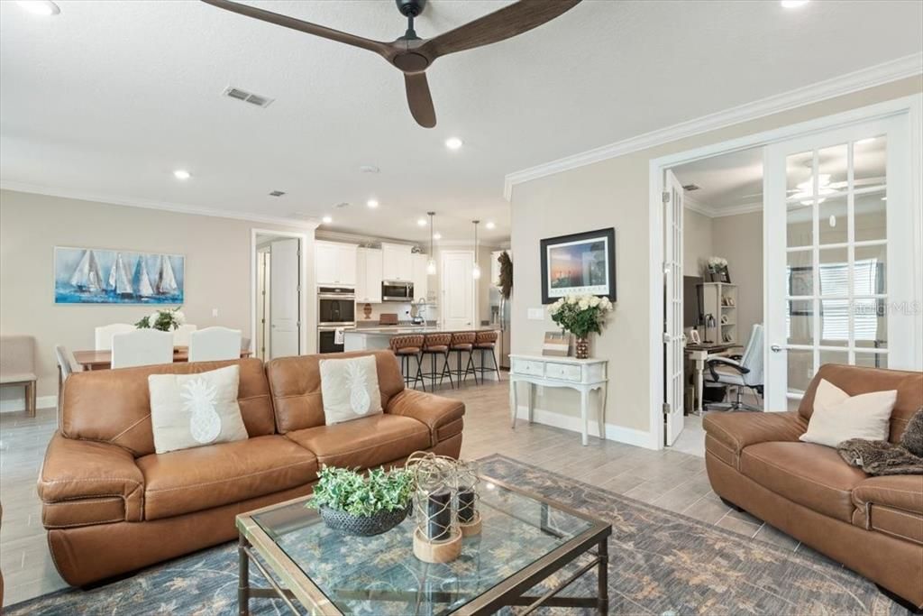 For Sale: $374,900 (2 beds, 2 baths, 1543 Square Feet)