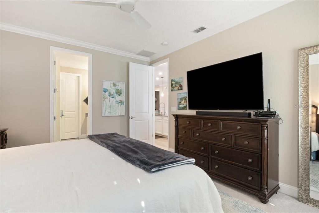 For Sale: $374,900 (2 beds, 2 baths, 1543 Square Feet)