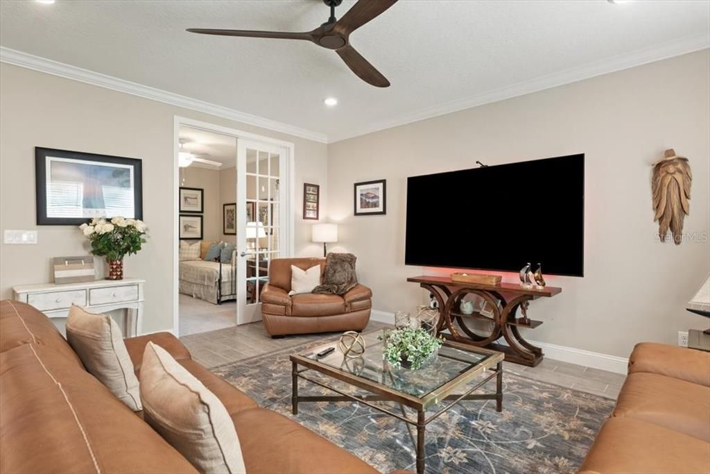 For Sale: $374,900 (2 beds, 2 baths, 1543 Square Feet)