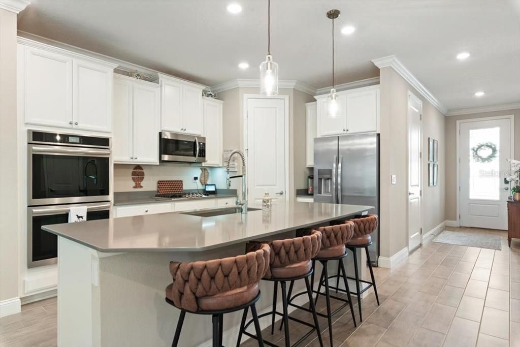 For Sale: $374,900 (2 beds, 2 baths, 1543 Square Feet)