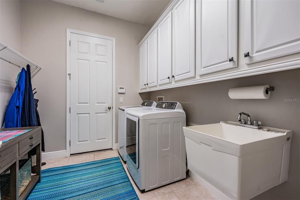 Active With Contract: $649,900 (4 beds, 3 baths, 2837 Square Feet)