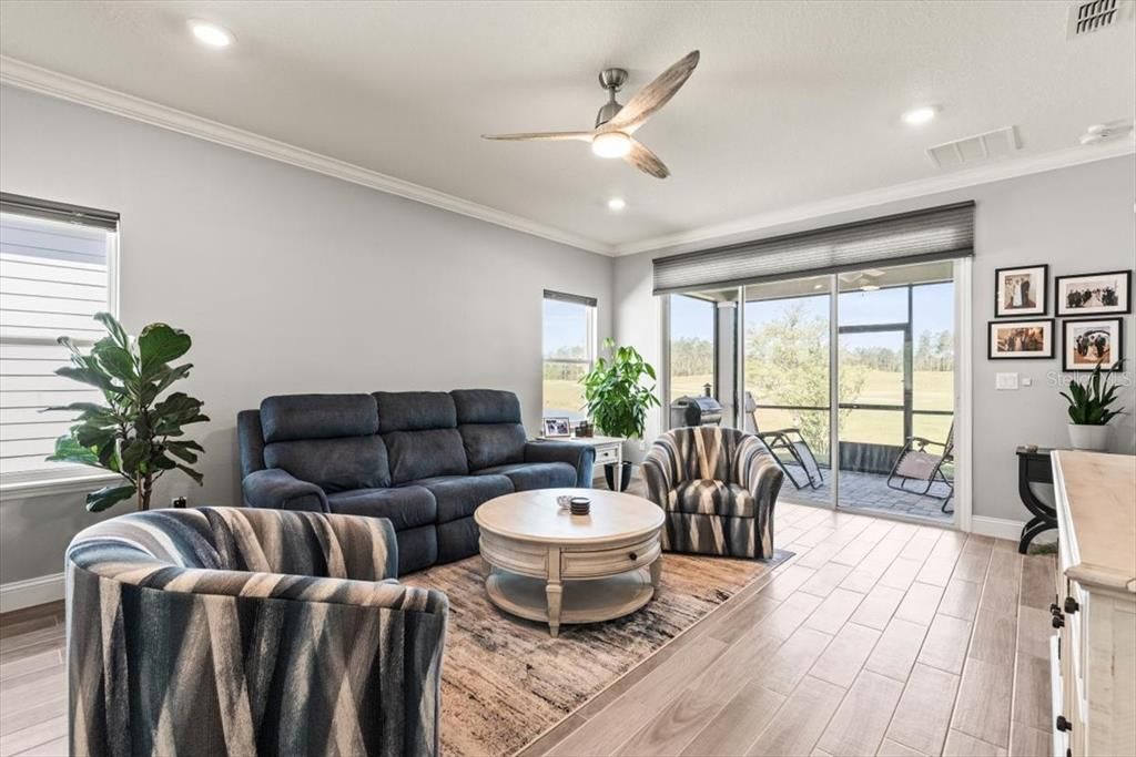 For Sale: $418,900 (2 beds, 2 baths, 1710 Square Feet)