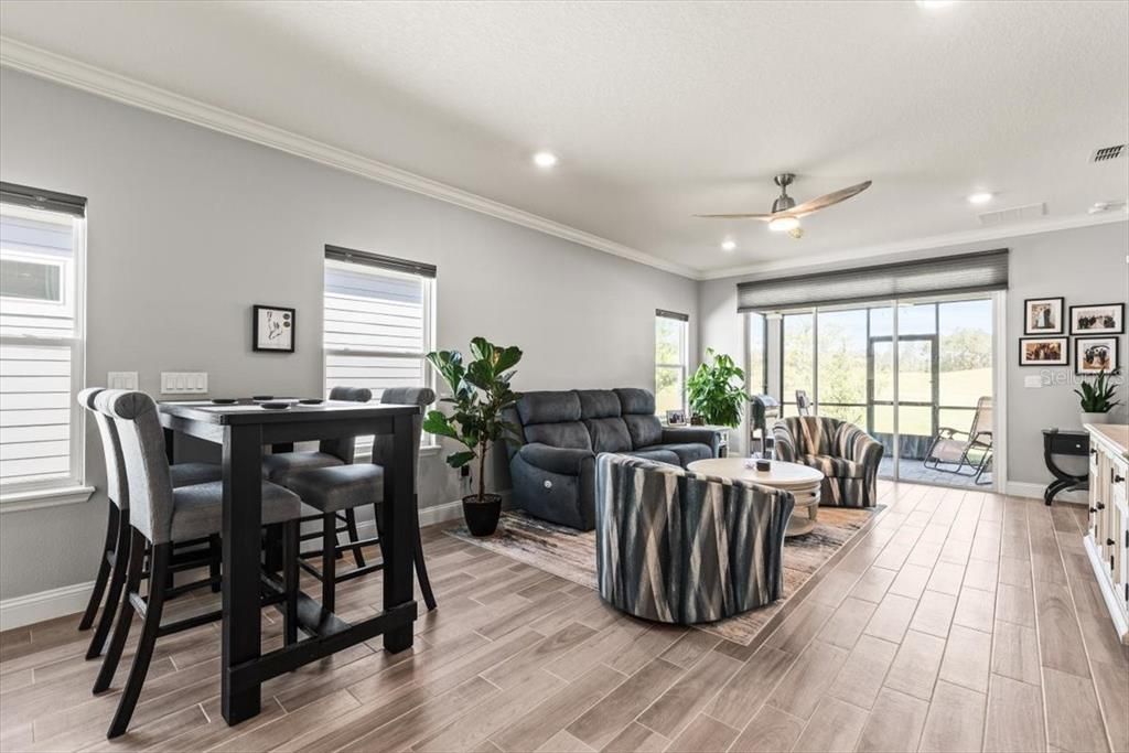 For Sale: $418,900 (2 beds, 2 baths, 1710 Square Feet)