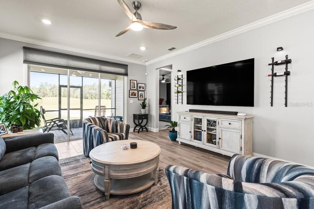 For Sale: $418,900 (2 beds, 2 baths, 1710 Square Feet)