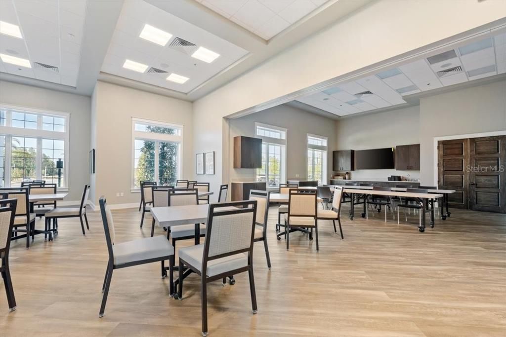 For Sale: $418,900 (2 beds, 2 baths, 1710 Square Feet)