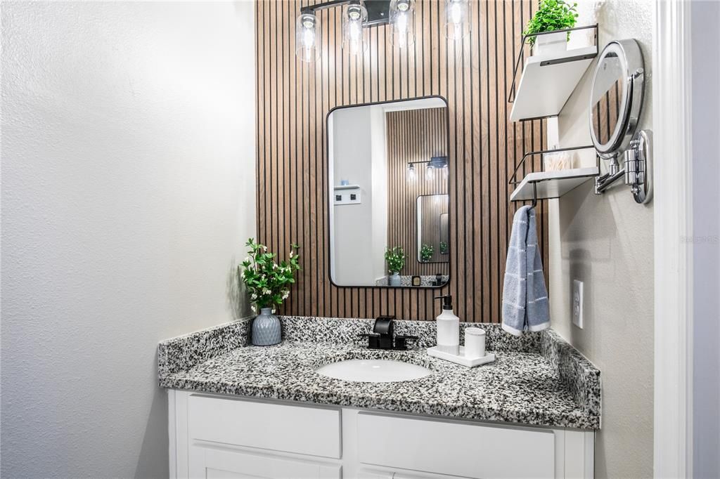 Activo con contrato: $429,000 (4 camas, 2 baños, 1839 Pies cuadrados)