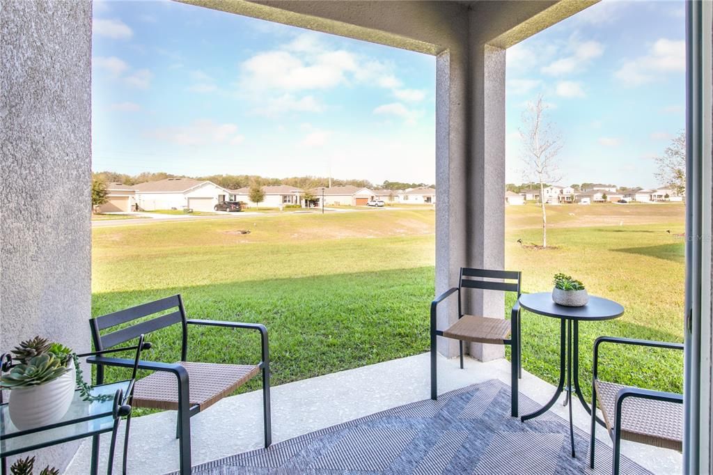 Activo con contrato: $429,000 (4 camas, 2 baños, 1839 Pies cuadrados)
