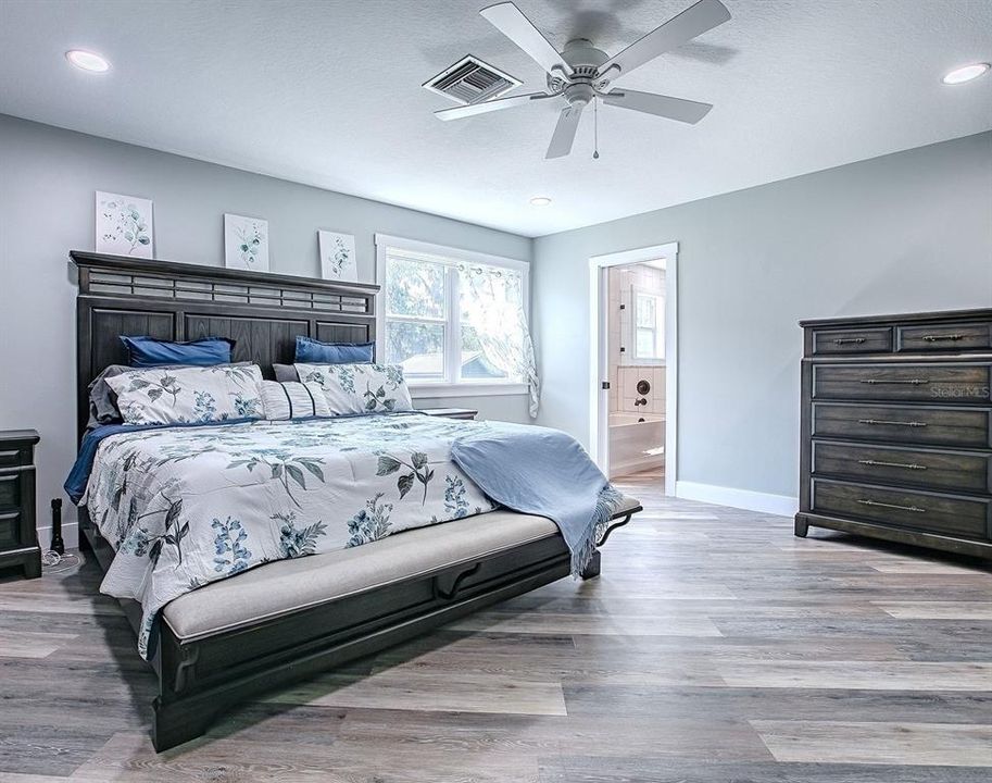 На продажу: $744,000 (4 спален, 3 ванн, 2007 Квадратных фут)