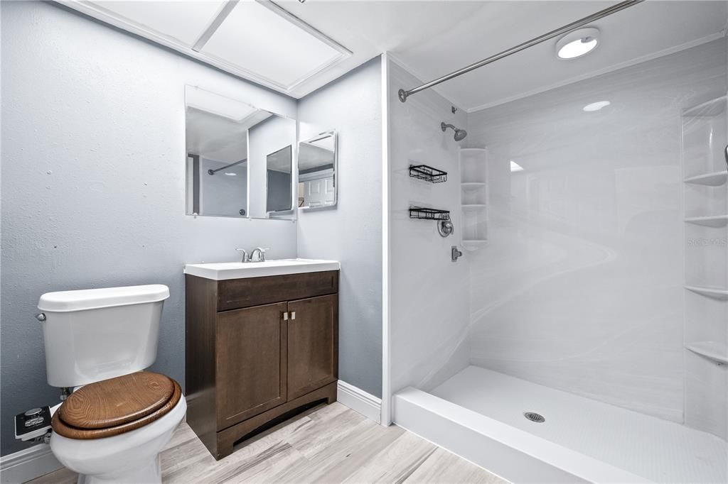 Activo con contrato: $137,900 (2 camas, 2 baños, 1191 Pies cuadrados)