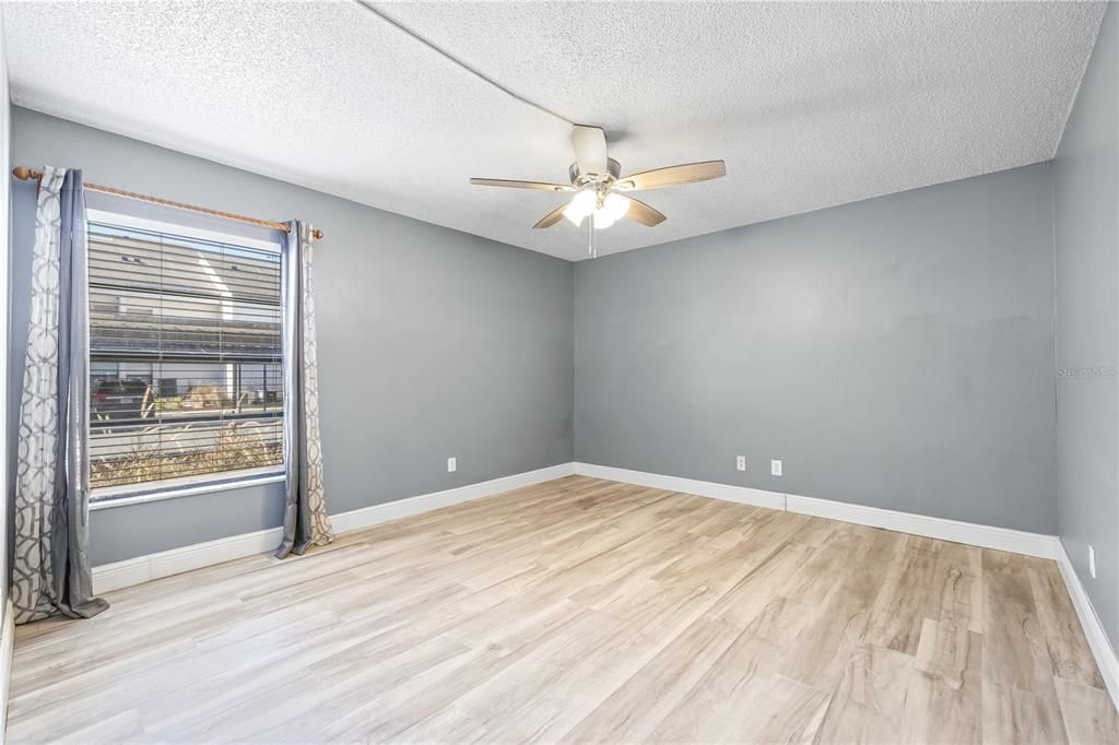 Activo con contrato: $137,900 (2 camas, 2 baños, 1191 Pies cuadrados)
