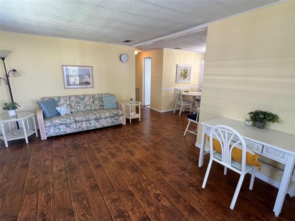 Active With Contract: $78,000 (2 beds, 2 baths, 912 Square Feet)