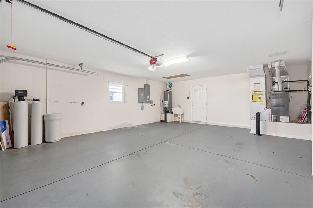 Active With Contract: $399,999 (3 beds, 2 baths, 2088 Square Feet)