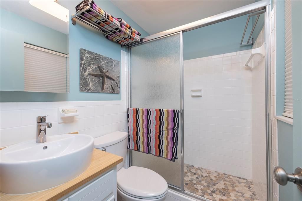 Active With Contract: $159,900 (2 beds, 2 baths, 970 Square Feet)