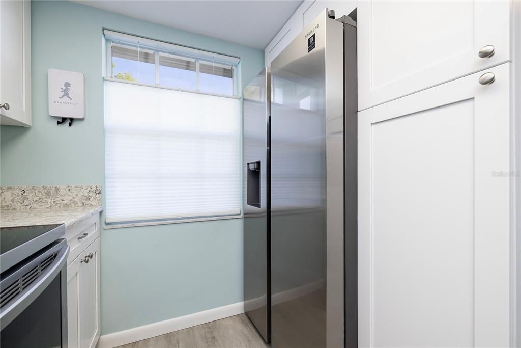 Active With Contract: $159,900 (2 beds, 2 baths, 970 Square Feet)