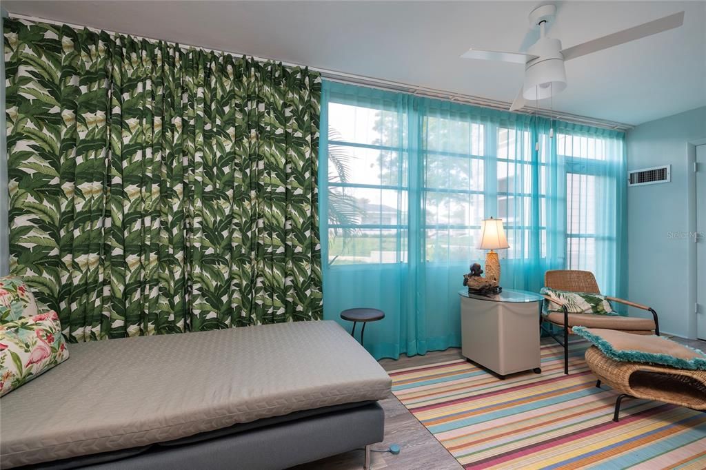 Active With Contract: $159,900 (2 beds, 2 baths, 970 Square Feet)