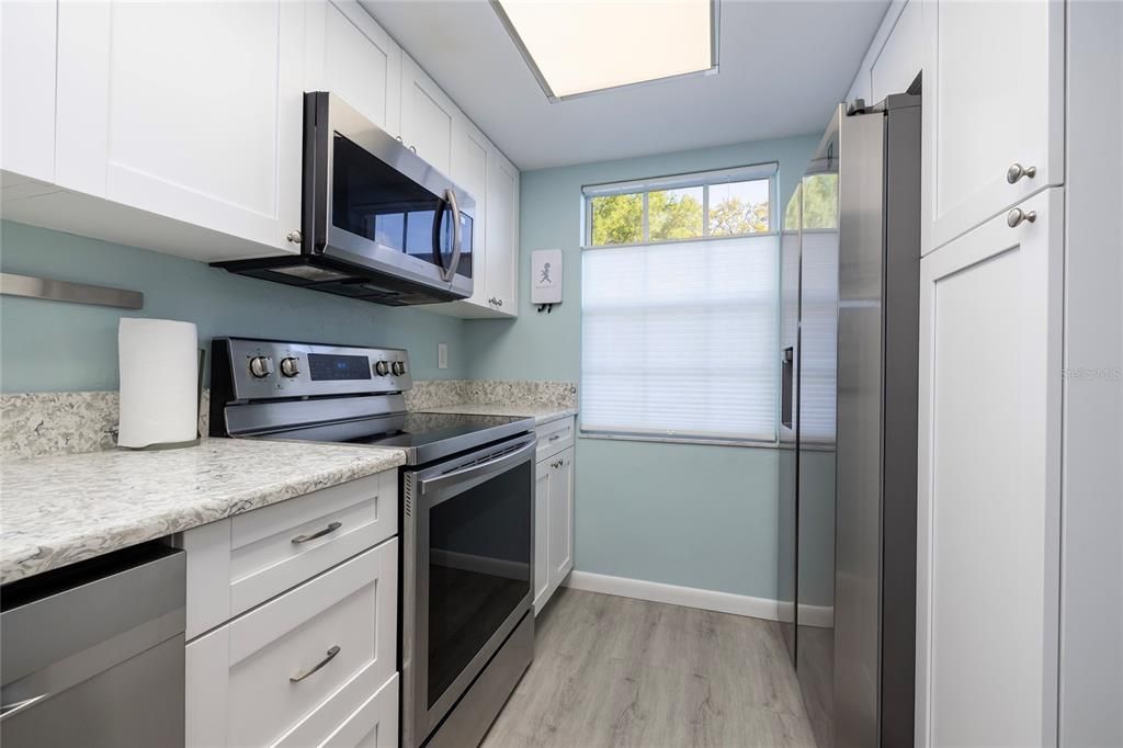 Active With Contract: $159,900 (2 beds, 2 baths, 970 Square Feet)