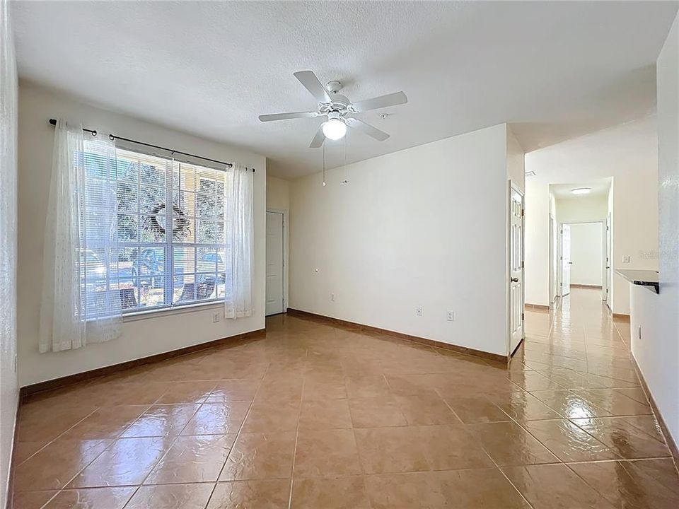 Active With Contract: $225,000 (3 beds, 2 baths, 1282 Square Feet)