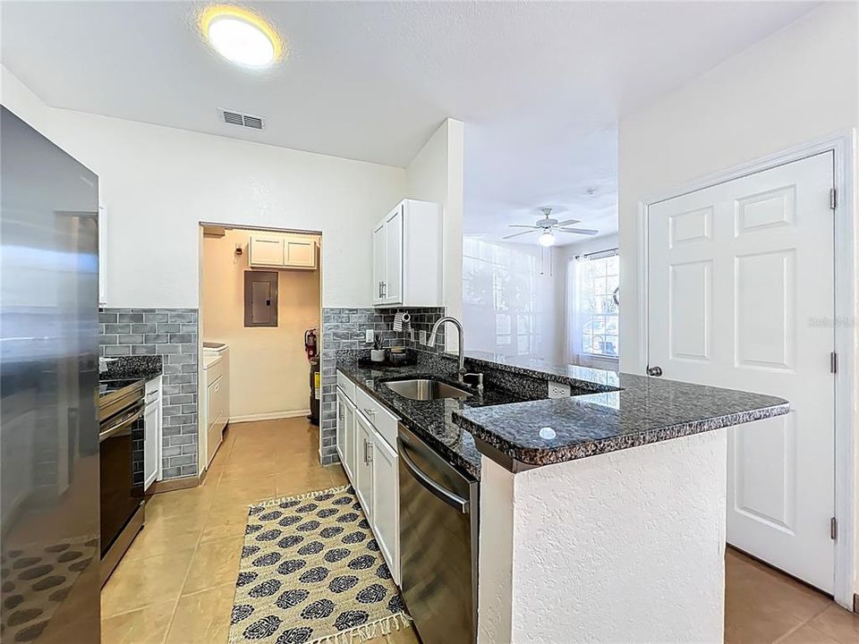Active With Contract: $225,000 (3 beds, 2 baths, 1282 Square Feet)
