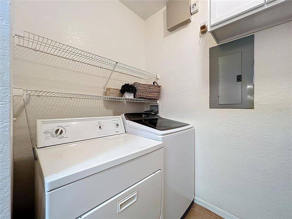 Active With Contract: $225,000 (3 beds, 2 baths, 1282 Square Feet)